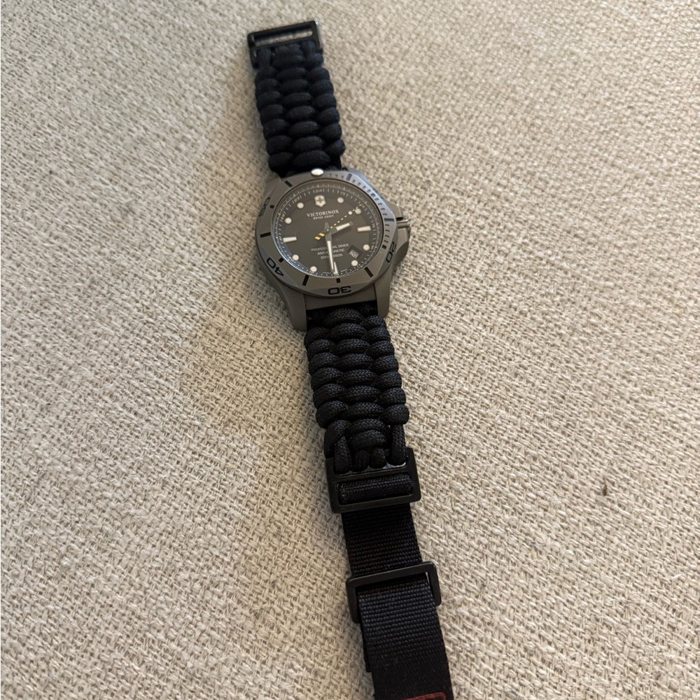 Victorinox Black and Gray I.N.O.X. Dive Watch - Paracord Strap - Picture 3 of 7